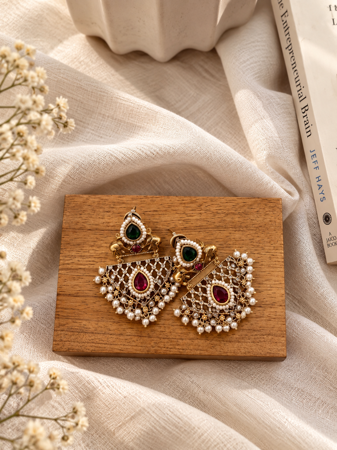 Regal - Green & ruby pearl earrings