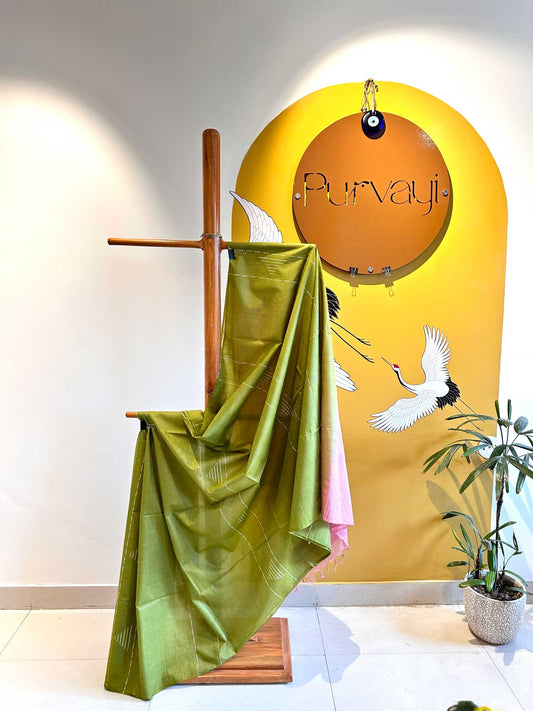 Parrot Green Saree with Threadwork and Contrast Baby Pink Pallu - Silk Cotton