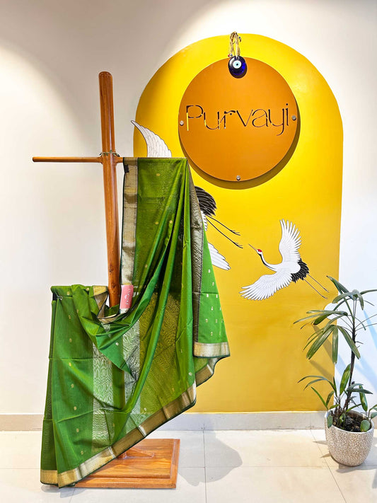 Green Handwoven with Zari Booti - Pure Maheshwari Silk