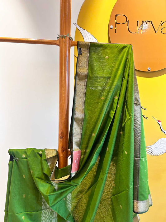 Green Handwoven with Zari Booti - Pure Maheshwari Silk